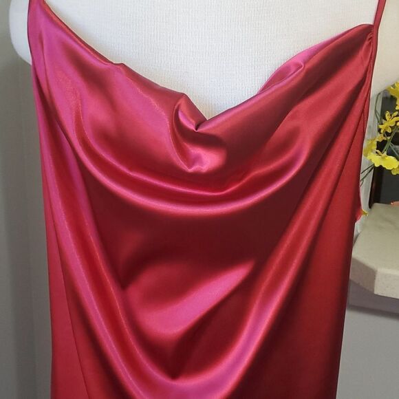 Slip dress, beautiful red satin, size 3 X. Side zipper by Shein. Good us… - Picture 3 of 7